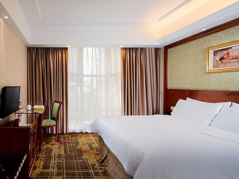 Vienna Hotel Dongguan Hou Street Wanda Plaza Екстериор снимка
