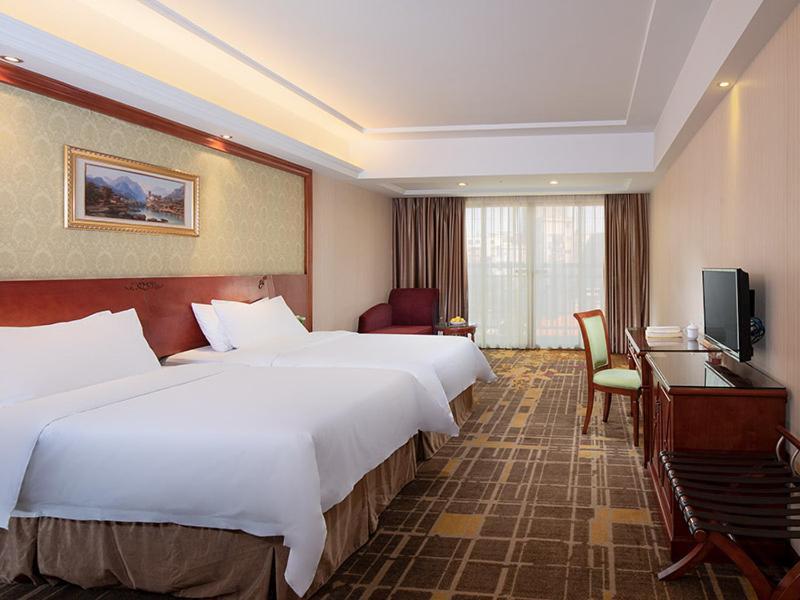 Vienna Hotel Dongguan Hou Street Wanda Plaza Екстериор снимка