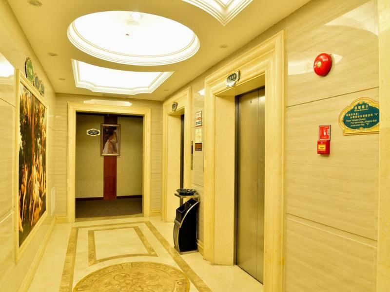 Vienna Hotel Dongguan Hou Street Wanda Plaza Екстериор снимка